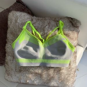 Nike Flyknit Indy Tech Pack Size M